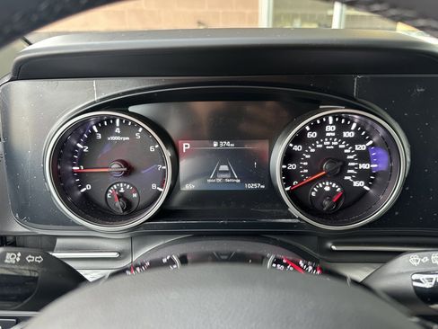 Used 2024 Kia Carnival LX image 15