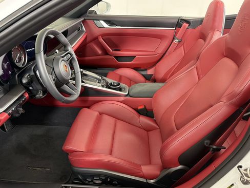 Certified 2024 Porsche 911 Carrera RWD image 5