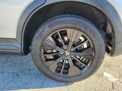 Used 2019 Mitsubishi Eclipse Cross LE image 29