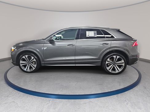 Used 2021 Audi Q8 Prestige image 3