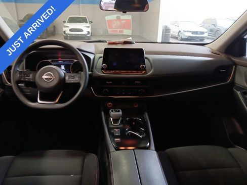 Used 2023 Nissan Rogue S FWD image 5