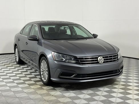Used 2016 Volkswagen Passat 1.8T SE FWD image 3