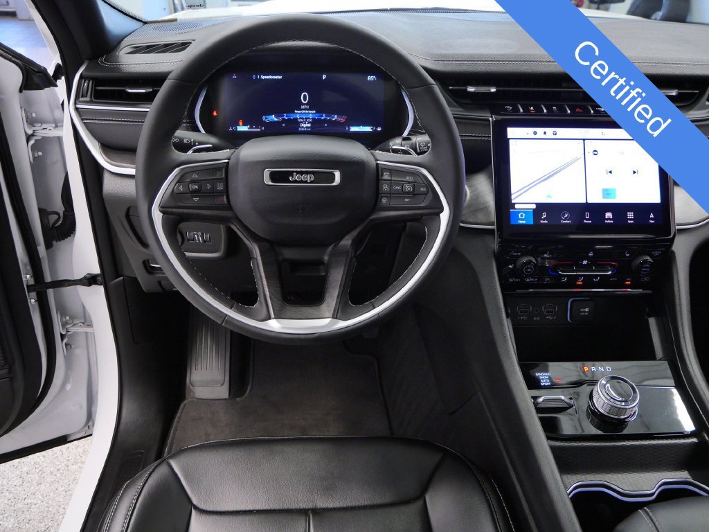 Certified 2024 Jeep Grand Cherokee Limited w/ Black Appearance Package AWD/4WD image 18