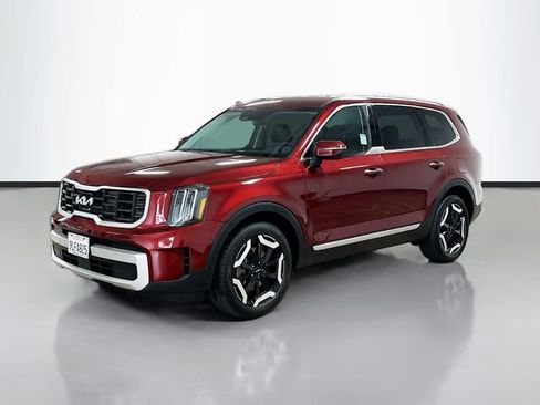 Certified 2024 Kia Telluride S AWD/4WD image 3