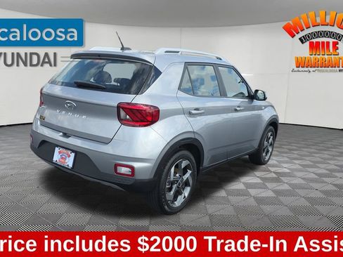 Used 2024 Hyundai Venue SEL image 8
