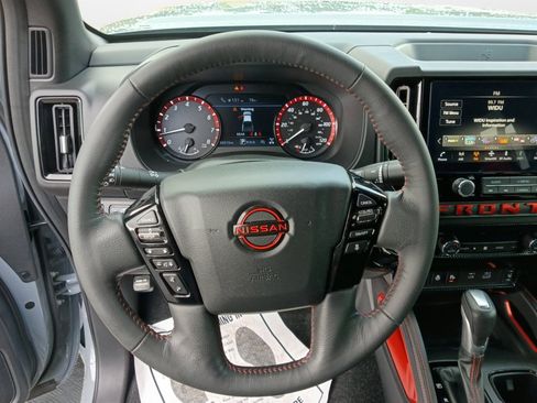 Used 2025 Nissan Frontier PRO-4X w/ Pro Convenience Package AWD/4WD image 10