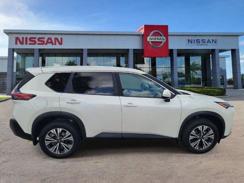 Certified 2023 Nissan Rogue SV FWD image 3