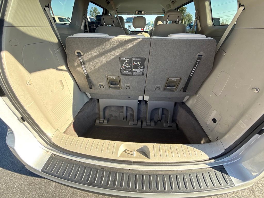 Used 2020 Kia Sedona LX FWD image 17