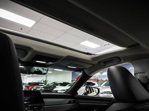 Certified 2025 Lexus ES 300h w/ Premium Package FWD image 22
