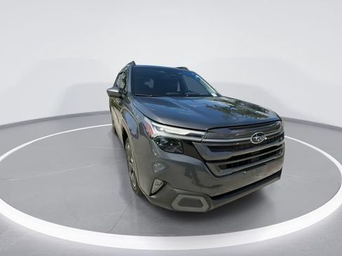 Used 2025 Subaru Forester Limited AWD/4WD image 3