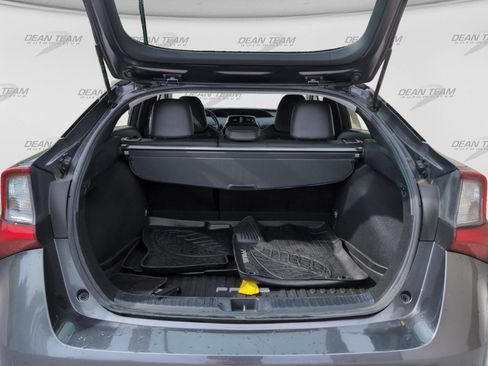 Used 2020 Toyota Prius XLE w/ Premium Convenience Package FWD image 9