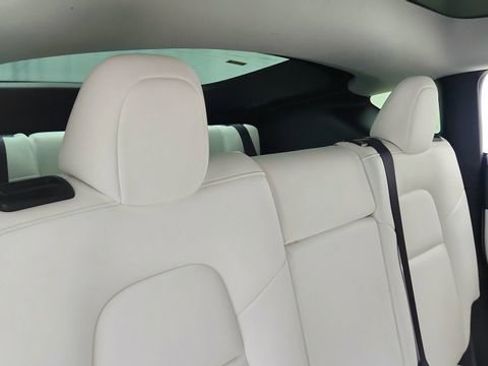 Used 2021 Tesla Model Y Long Range image 25