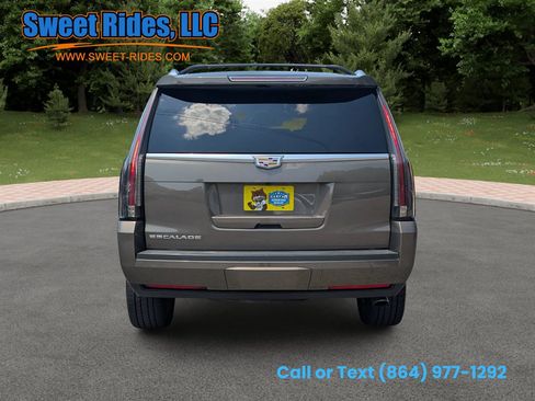 Used 2015 Cadillac Escalade Premium AWD/4WD image 6