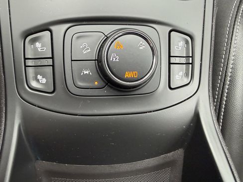 Used 2024 GMC Terrain SLT w/ Infotainment Package II AWD/4WD image 8