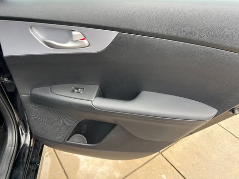 Used 2024 Kia Forte LXS FWD image 9