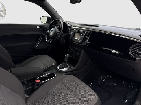 Used 2018 Volkswagen Beetle 2.0T S FWD image 39