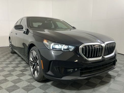 New 2026 BMW 530i w/ Premium Package RWD image 4