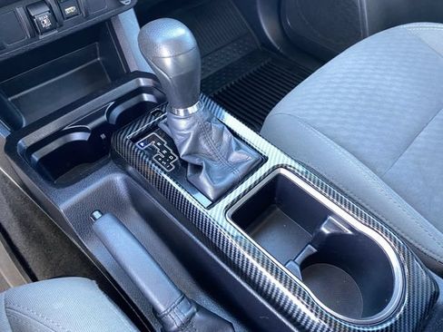 Used 2022 Toyota Tacoma SR5 RWD image 26