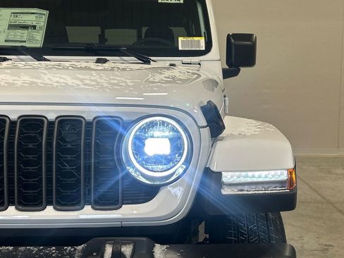 New 2026 Jeep Gladiator Sport image 10