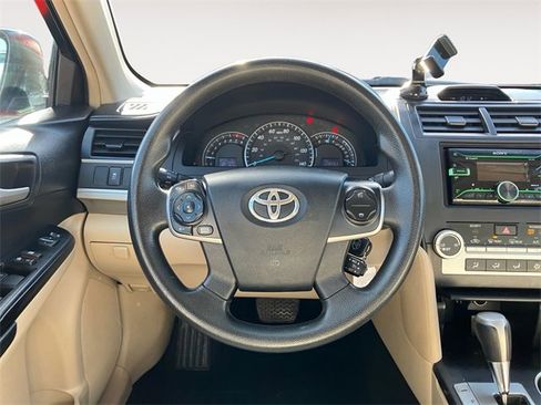 Used 2012 Toyota Camry LE image 12