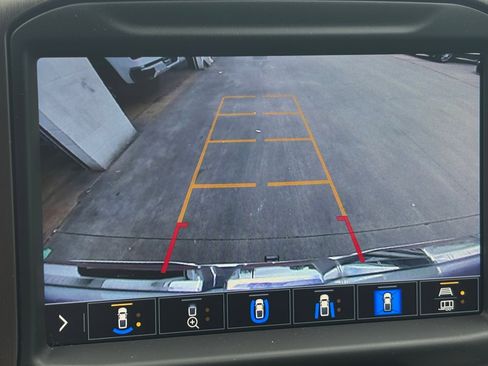 Used 2021 GMC Sierra 1500 AT4 w/ AT4 Premium Package image 9