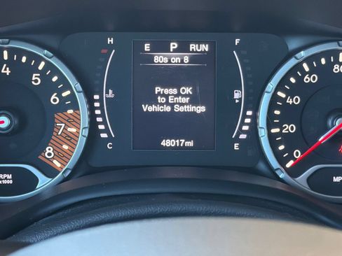 Used 2020 Jeep Renegade Latitude w/ Popular Equipment Group FWD image 26