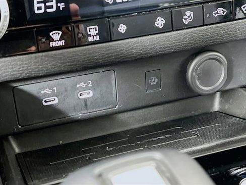 Used 2025 Mitsubishi Outlander SE image 21