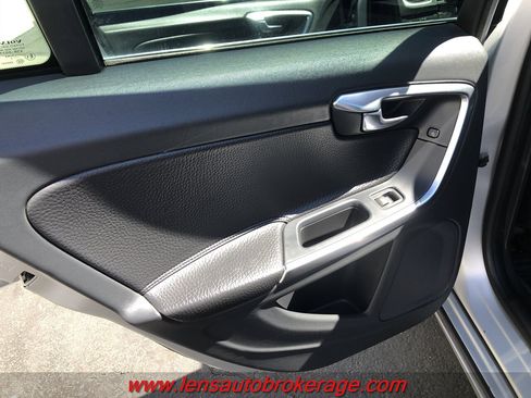Used 2012 Volvo S60 T5 FWD image 13