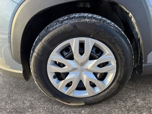 Used 2023 Toyota Corolla Cross L image 13