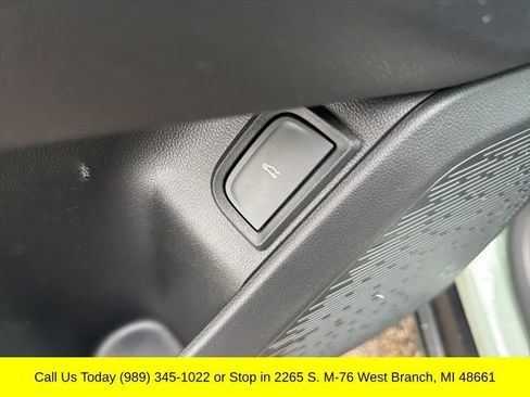 Used 2025 Chevrolet Equinox LT w/ Convenience Package II AWD/4WD image 29