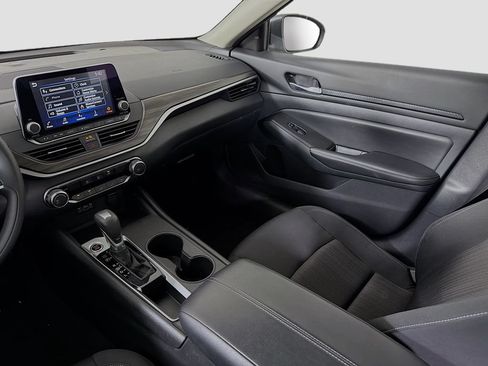 Used 2025 Nissan Altima 2.5 SV FWD image 23