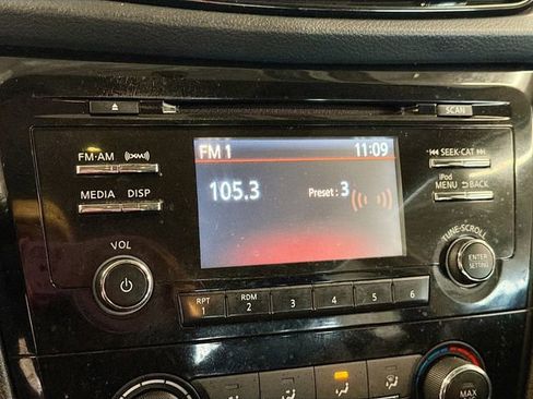 Used 2017 Nissan Rogue Sport S w/ S Appearance Package image 14