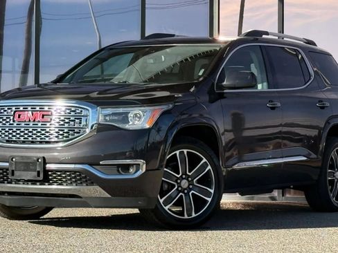 Used 2017 GMC Acadia Denali image 2