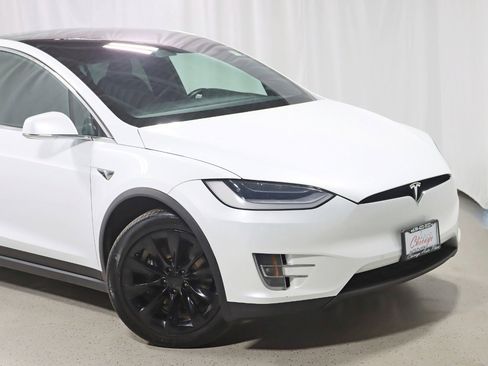 Used 2020 Tesla Model X Long Range image 2