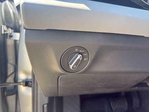 New 2026 Volkswagen Jetta SE FWD image 13