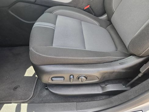 Used 2025 Chevrolet Blazer LT FWD image 15