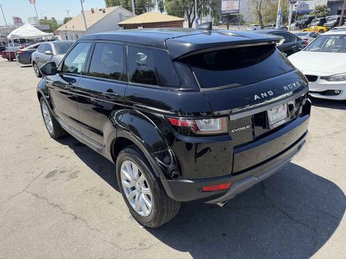 Used 2018 Land Rover Range Rover Evoque SE AWD/4WD image 4