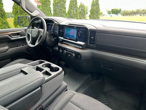 Used 2024 Chevrolet Silverado 1500 RST AWD/4WD image 33