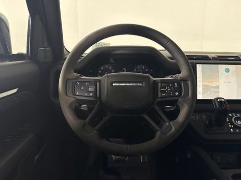 Used 2023 Land Rover Defender 110 V8 AWD/4WD image 35