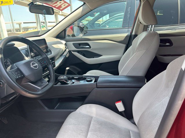 Used 2025 Nissan Rogue SV AWD/4WD image 31