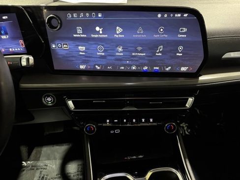 Used 2024 Chevrolet Traverse LT image 22