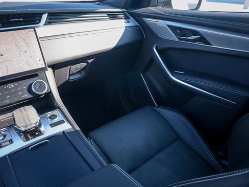 Used 2024 Jaguar F-PACE R-Dynamic S image 32