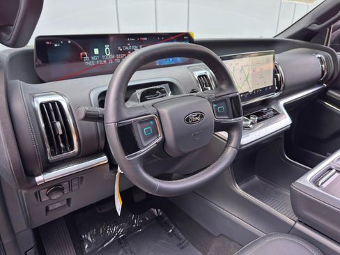 Used 2026 Ford Expedition Platinum w/ Stealth Appearance Package AWD/4WD image 14