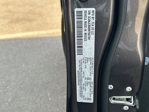 Used 2021 Jeep Compass Latitude image 28