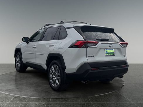 Used 2021 Toyota RAV4 XLE Premium AWD/4WD image 7