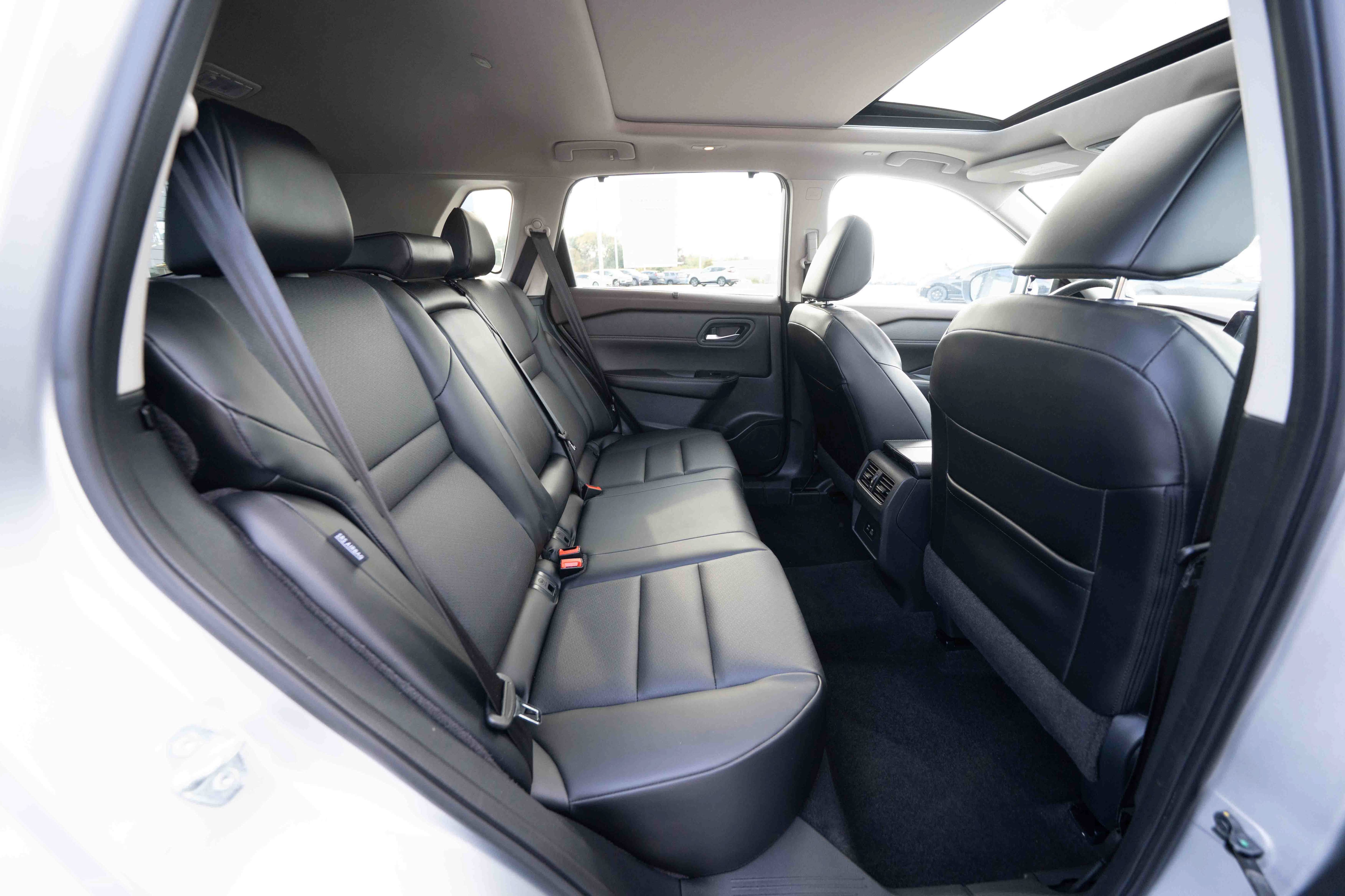 Used 2023 Nissan Rogue SV w/ SV Premium B Package AWD/4WD image 25