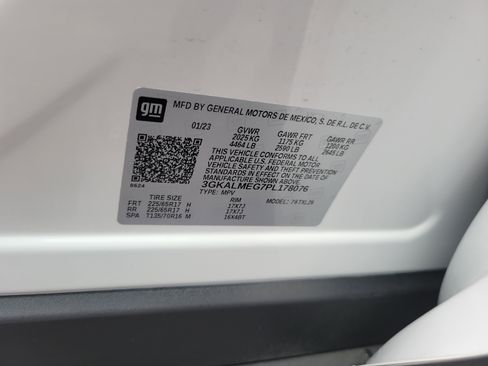 Used 2023 GMC Terrain SLE image 28