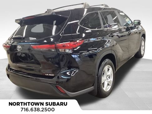 Used 2023 Toyota Highlander LE image 26
