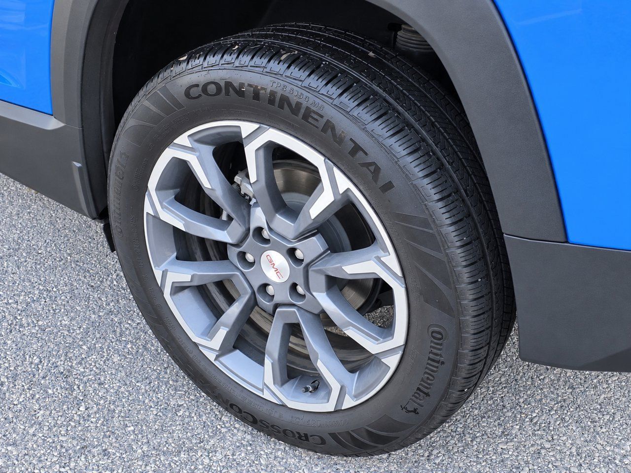 Used 2025 GMC Terrain Elevation w/ Elevation Premium Package FWD image 11