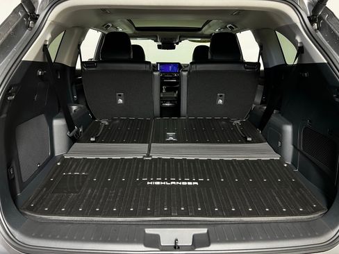 Certified 2026 Toyota Highlander Platinum image 28